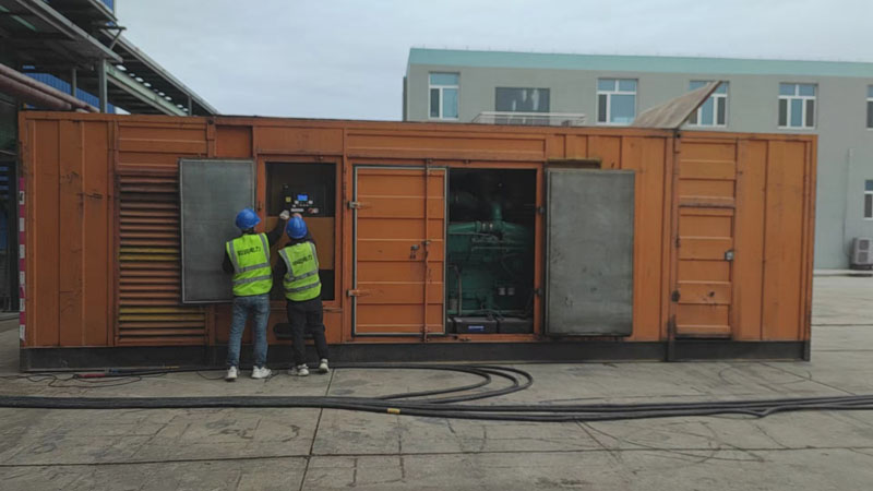 福鼎如何检查柴油发电机组的机油油位？